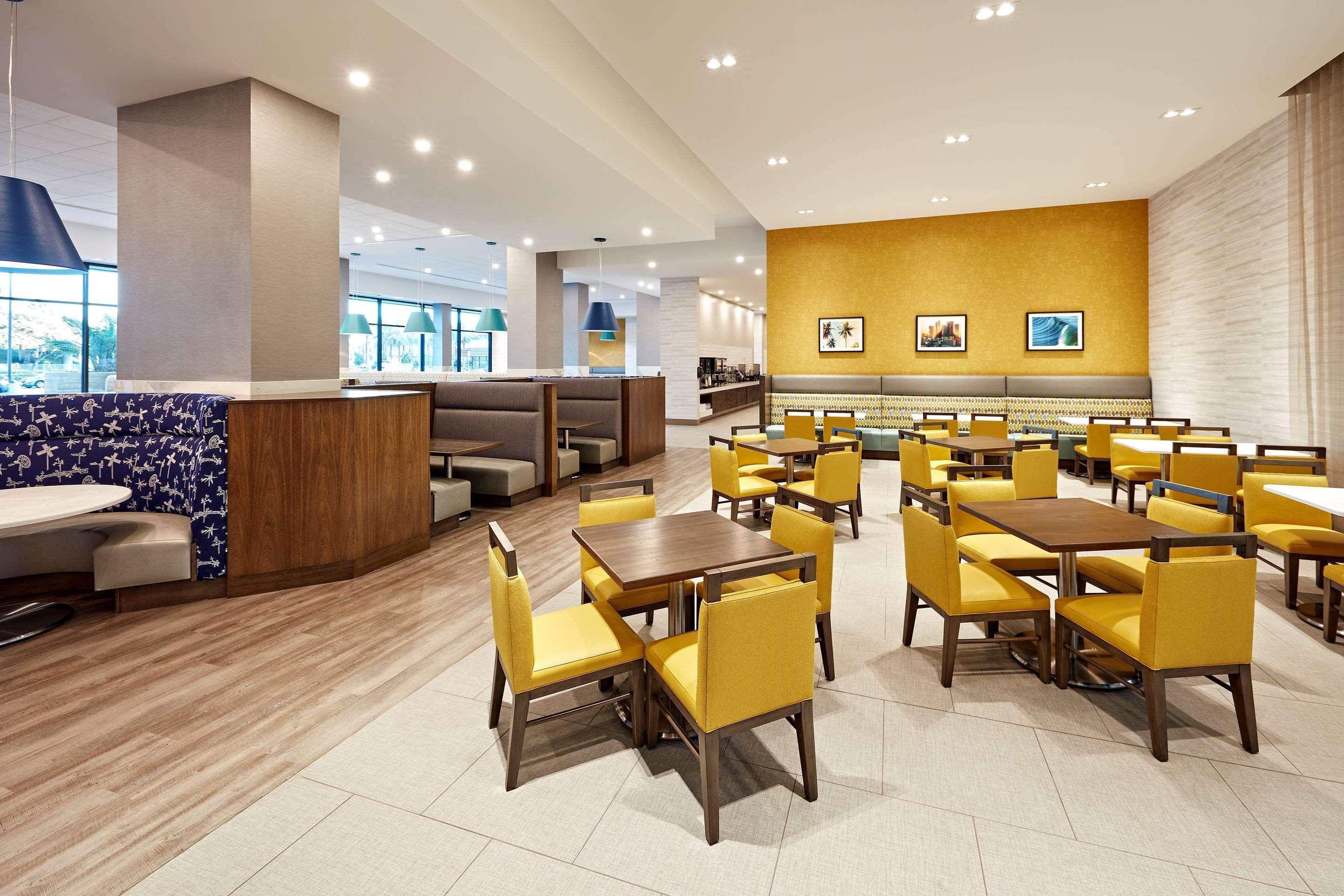 Cambria Hotel & Suites Anaheim Resort Area Esterno foto