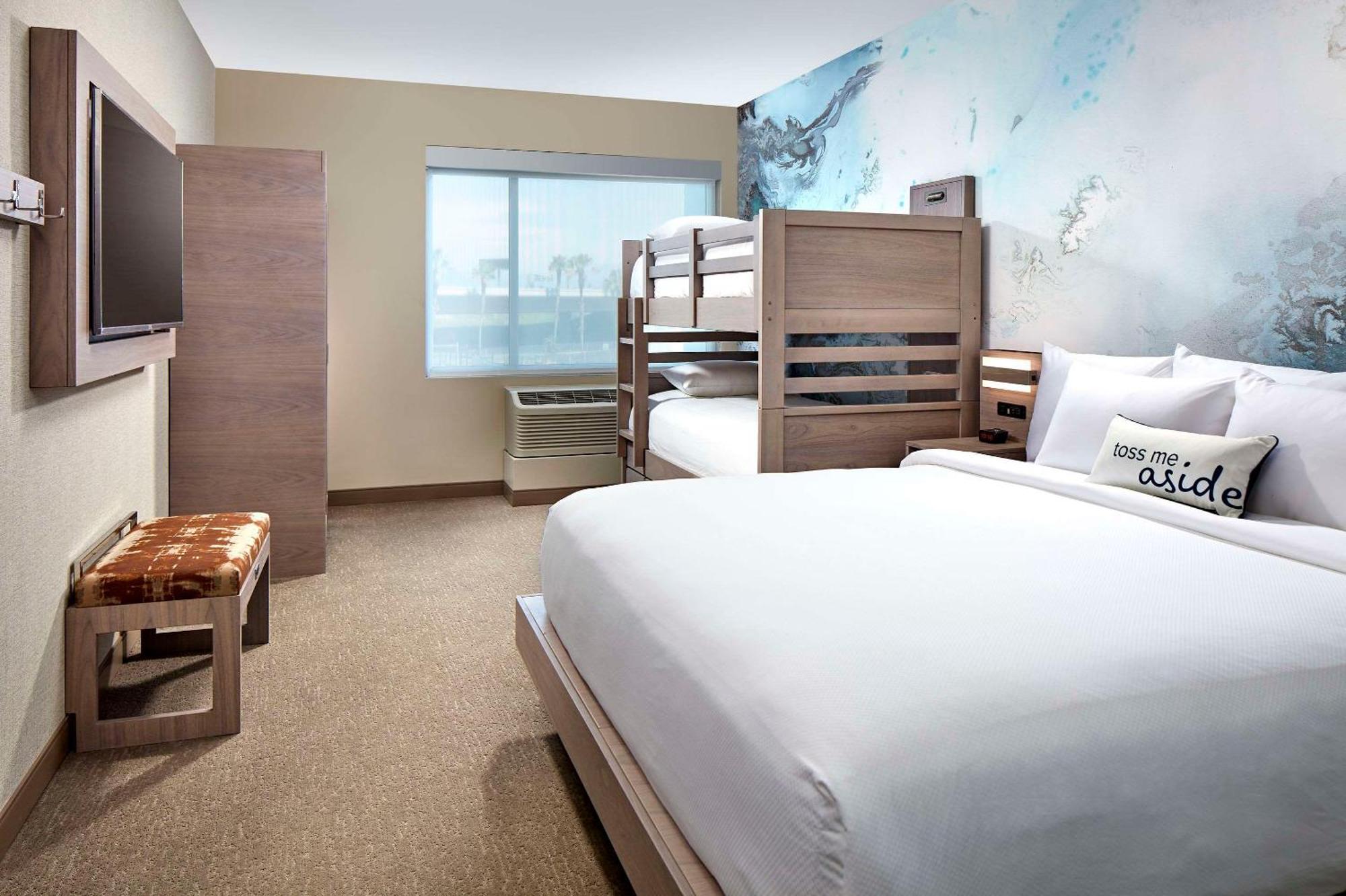 Cambria Hotel & Suites Anaheim Resort Area Esterno foto