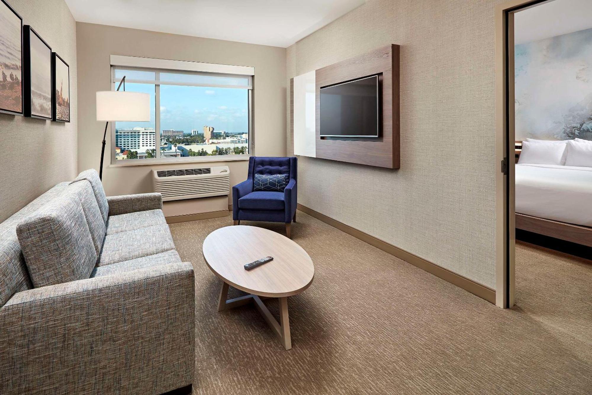 Cambria Hotel & Suites Anaheim Resort Area Esterno foto